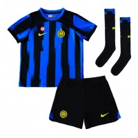 Camiseta Inter Milan Alessandro Bastoni #95 Primera Equipación Replica 2023-24 para niños mangas cortas (+ Pantalones cortos)